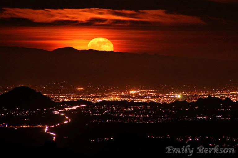 Although astronomers and us guides hate full moon nights (they wash out faint objects and brighten the sky), sights like this make it worth it.