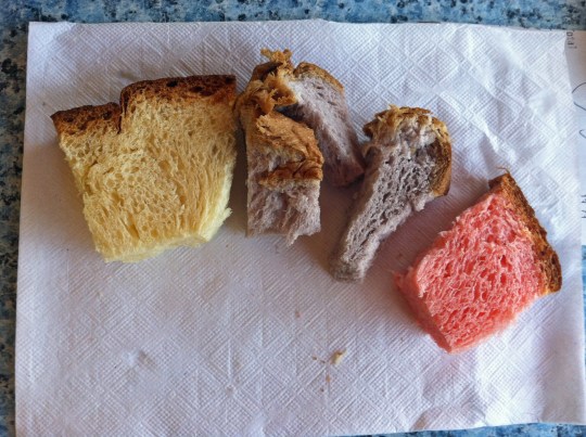 Free samples of sweet bread! (Plain, Taro and Guava)