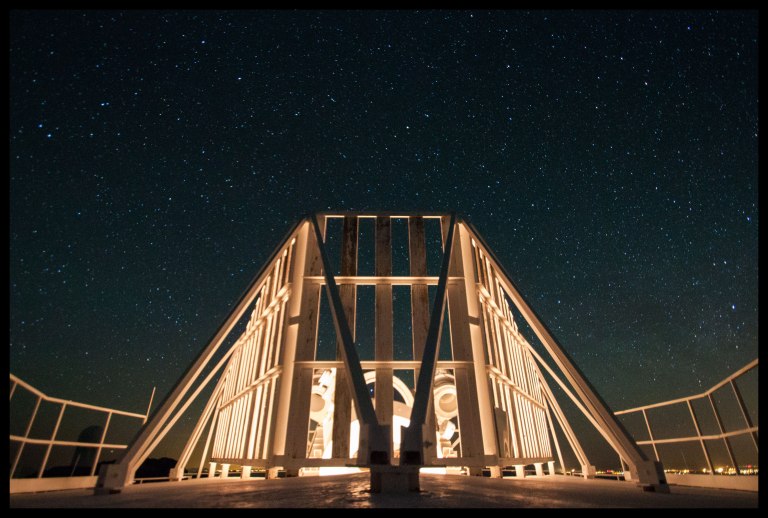 Back of the windscreen struts, facing the heliostats again.