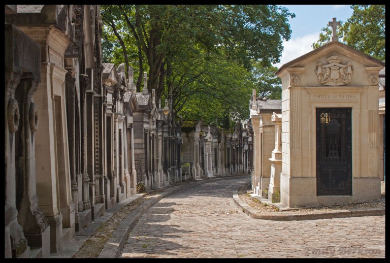 Rows upon rows of mausoleums, and yet they are all so different. It was my first time seeing such a beautiful cemetery.
