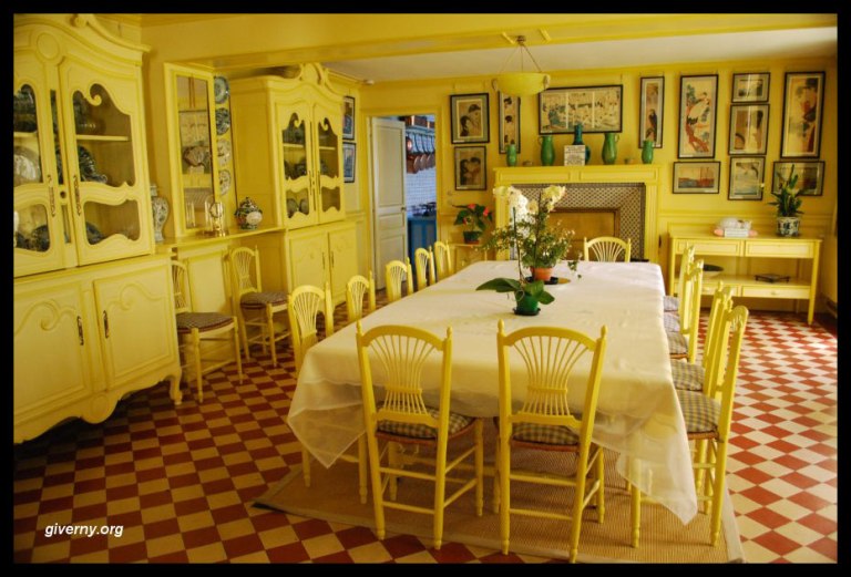 Monet's kitchen, so colorful and sunny! (Image Credit: 