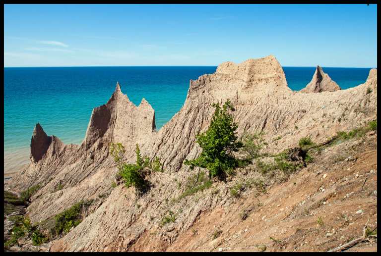 Chimney Bluffs State Park